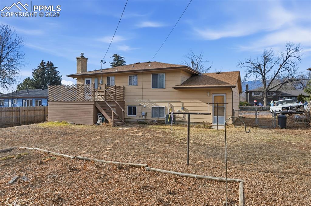 Image 37 of 37: Back of Structure