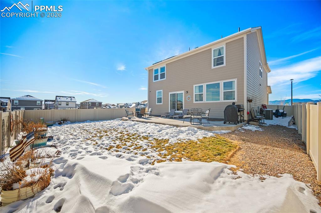 Image 34 of 41: Back of Structure