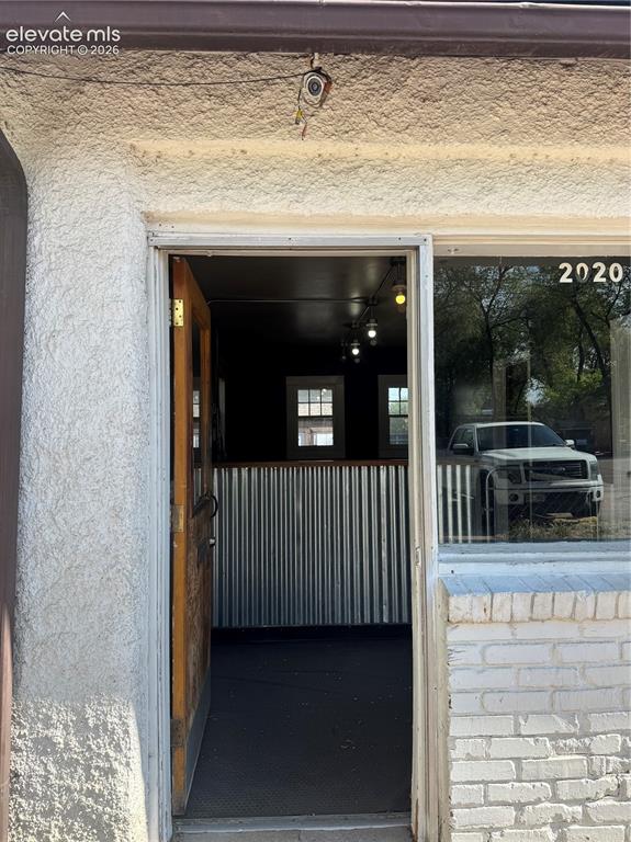 Image 3 of 16: Entry