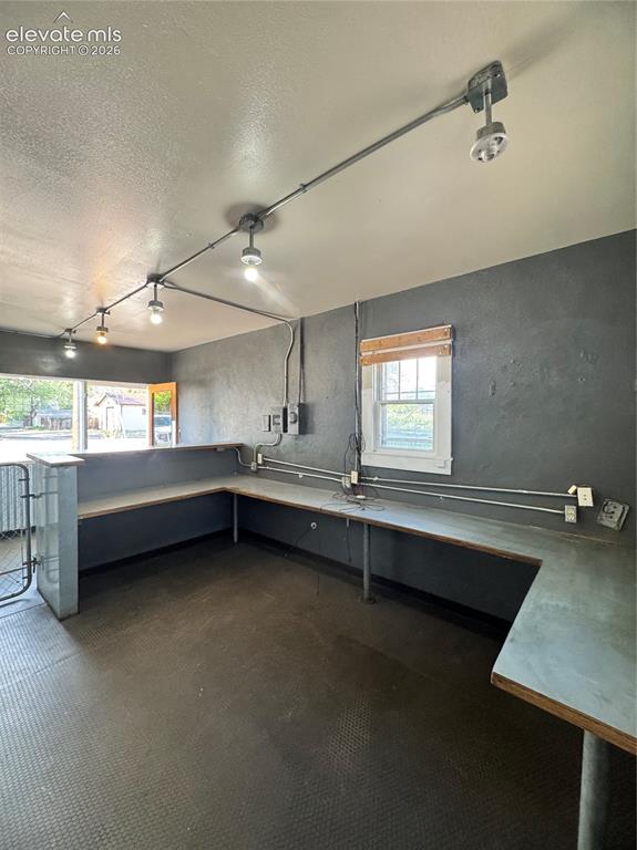 Image 5 of 16: Kitchen
