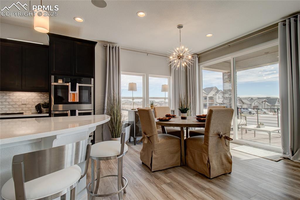 Image 10 of 40: Dining Area