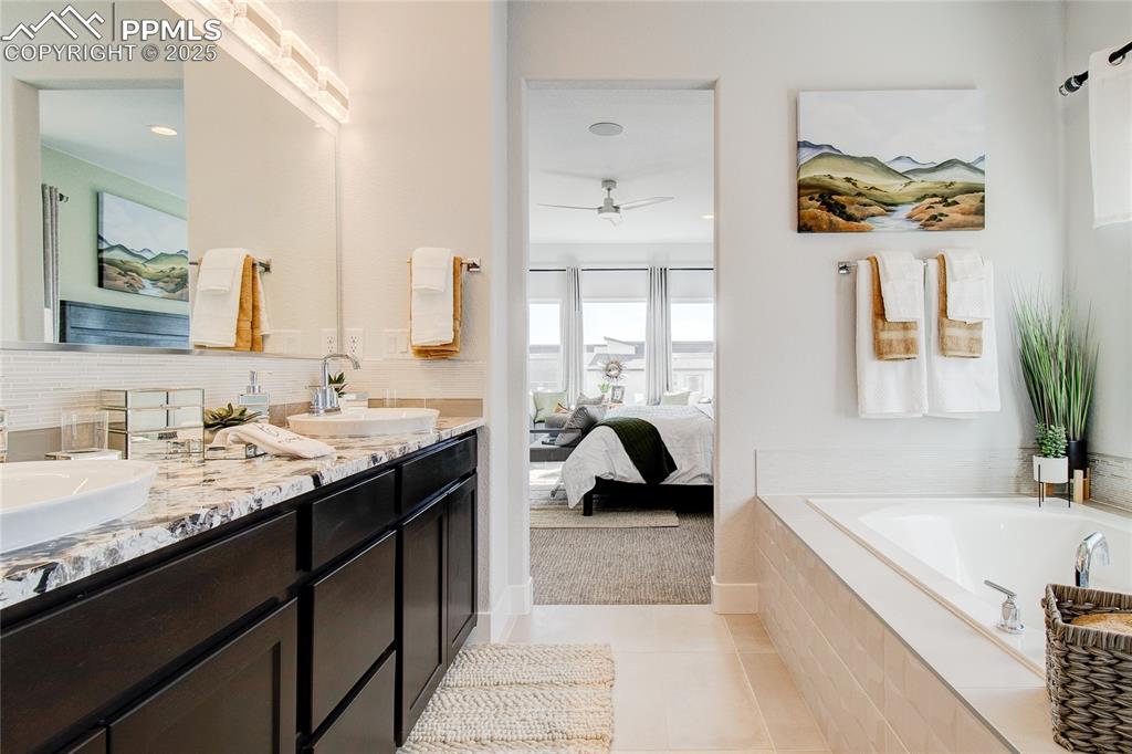 Image 16 of 40: Bathroom