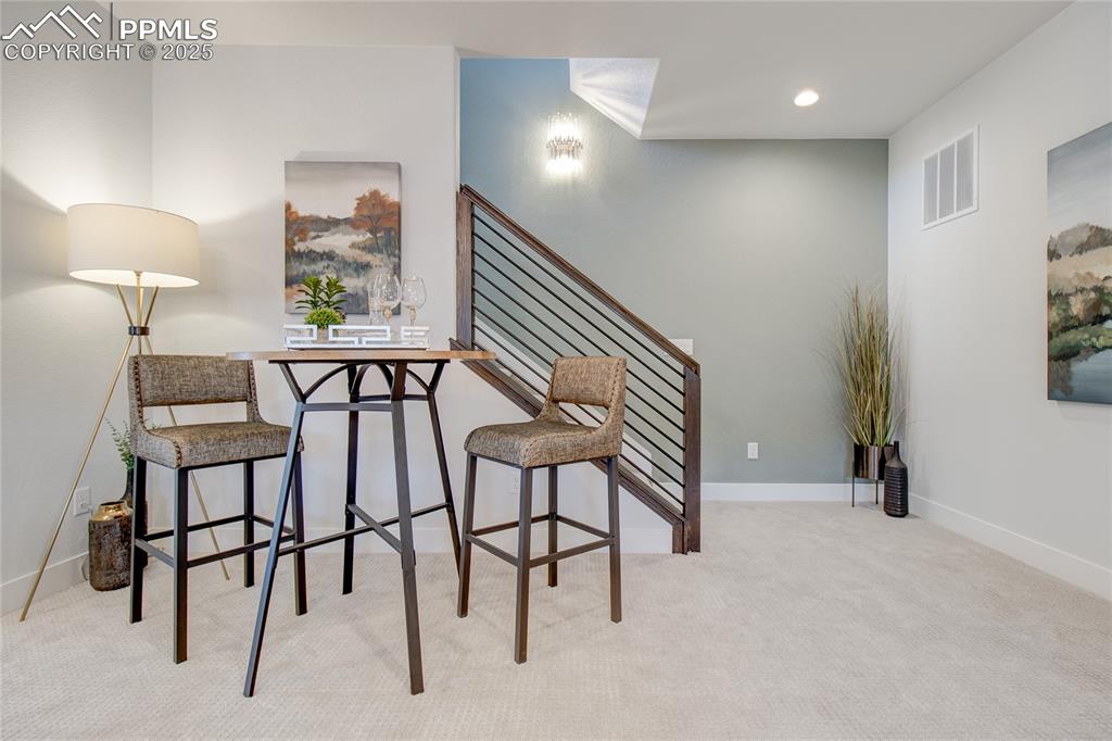 Image 33 of 40: Sitting Room