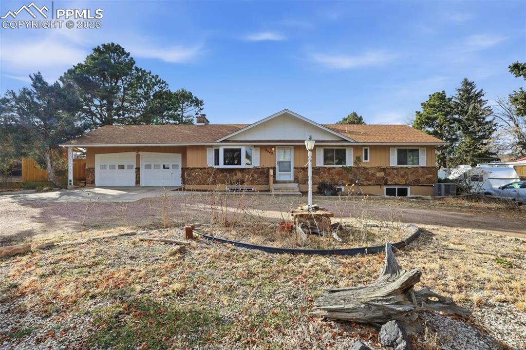 Image 5 of 50: Front of Structure