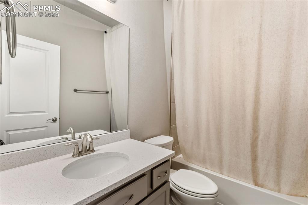 Image 18 of 28: Main