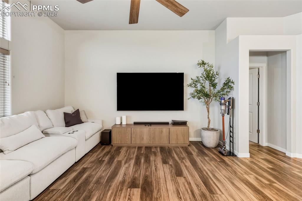 Image 6 of 28: Living Room