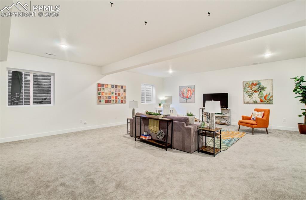 Image 27 of 48: Family Room