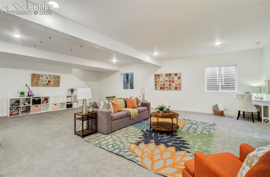 Image 29 of 48: Family Room