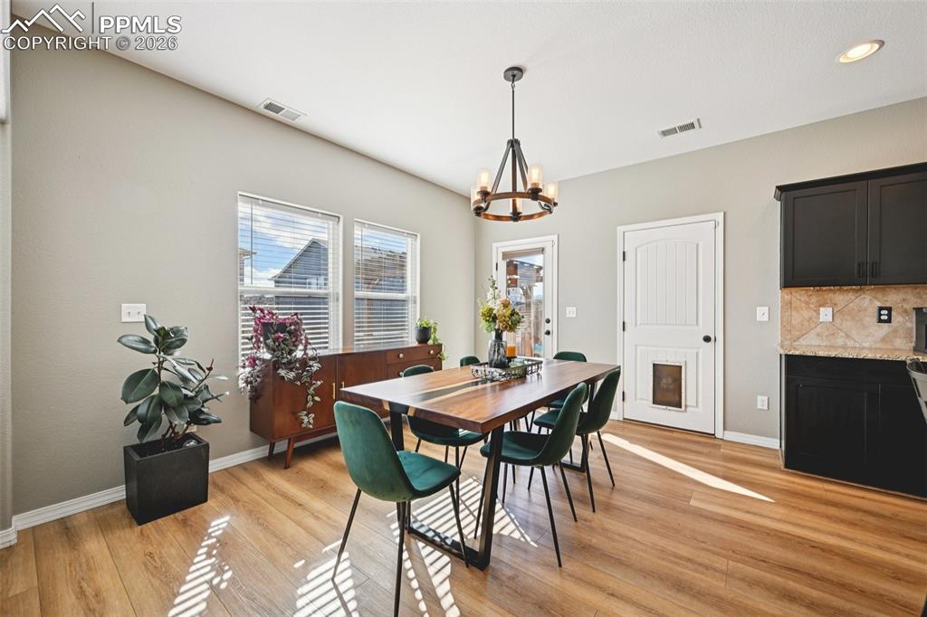 Image 16 of 48: Dining Area