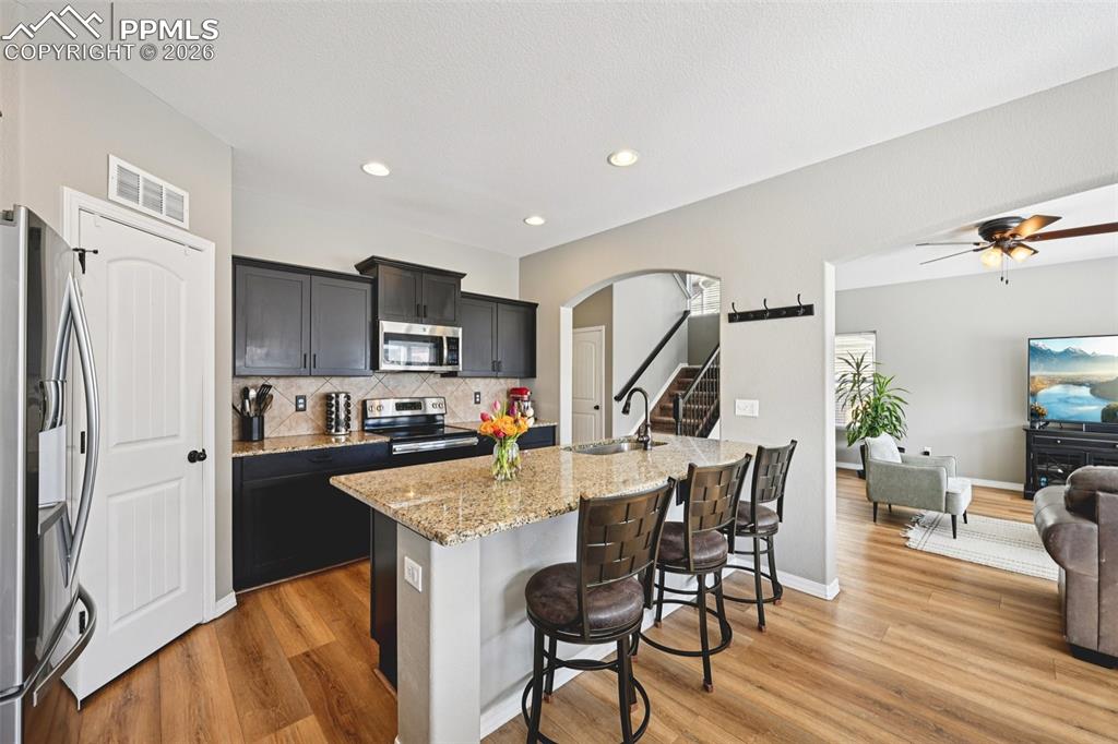 Image 18 of 48: Kitchen