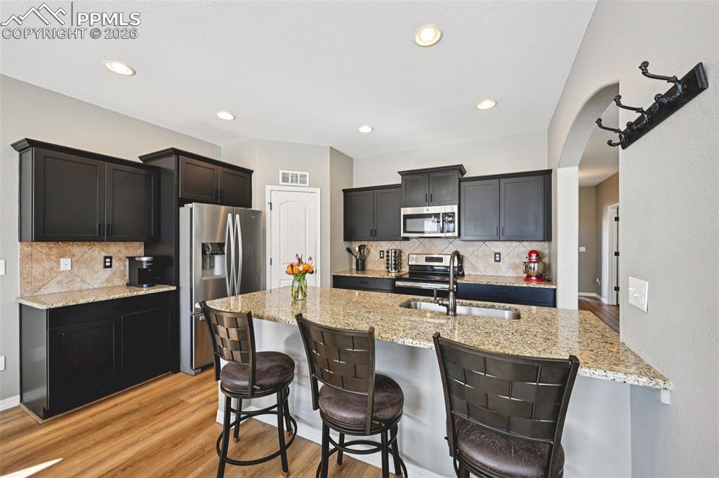 Image 19 of 48: Kitchen