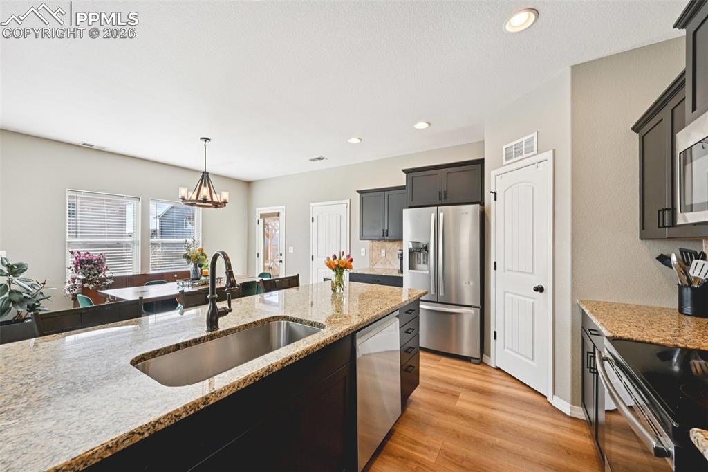 Image 20 of 48: Kitchen