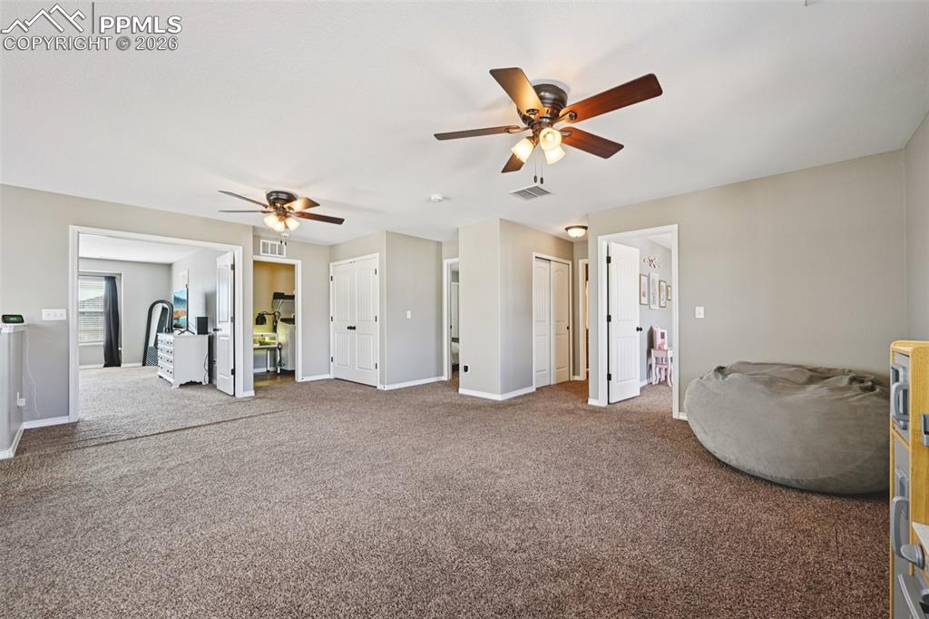 Image 24 of 48: oversized loft