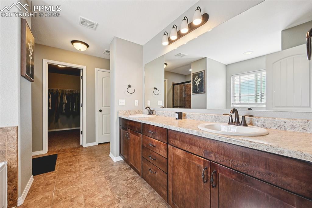 Image 33 of 48: Master Bathroom