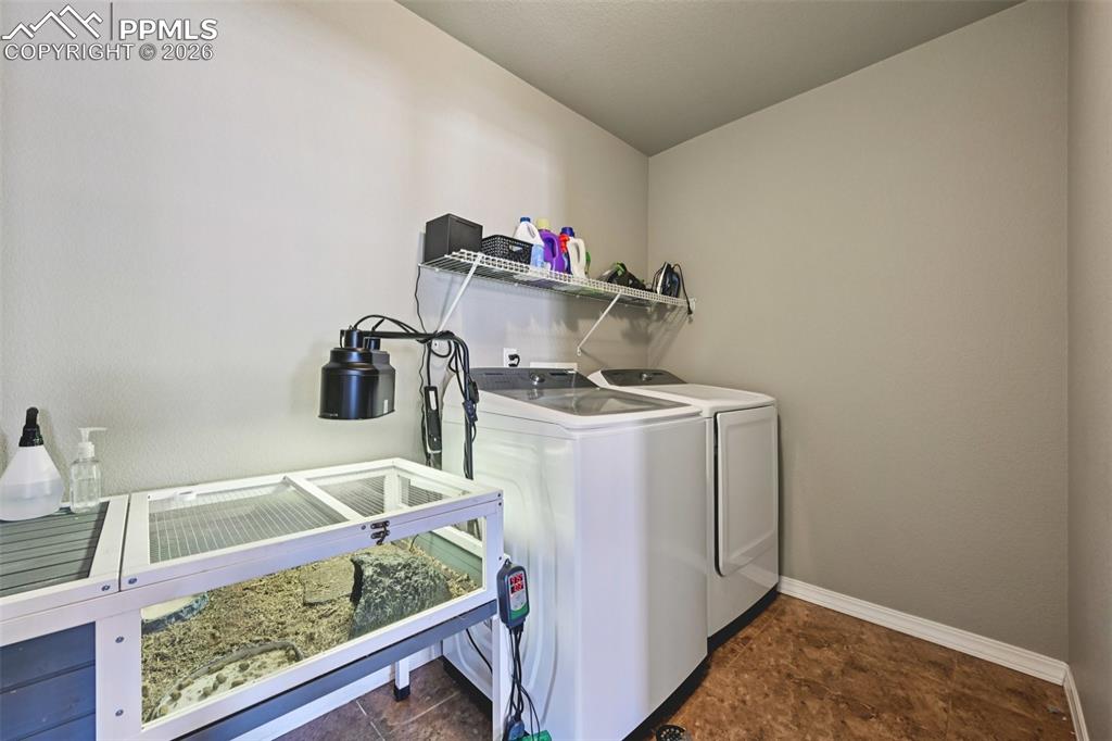 Image 38 of 48: Laundry