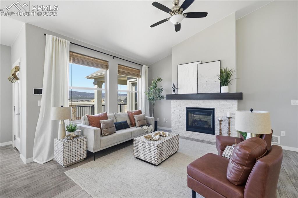 Image 13 of 44: Living Room