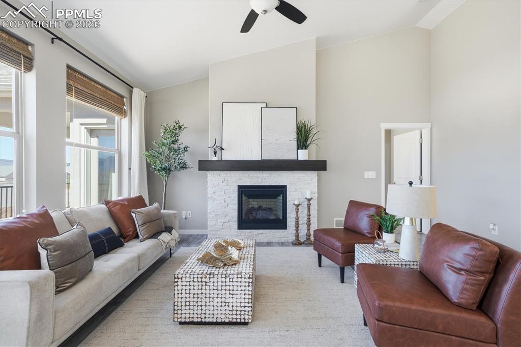 Image 14 of 44: Living Room