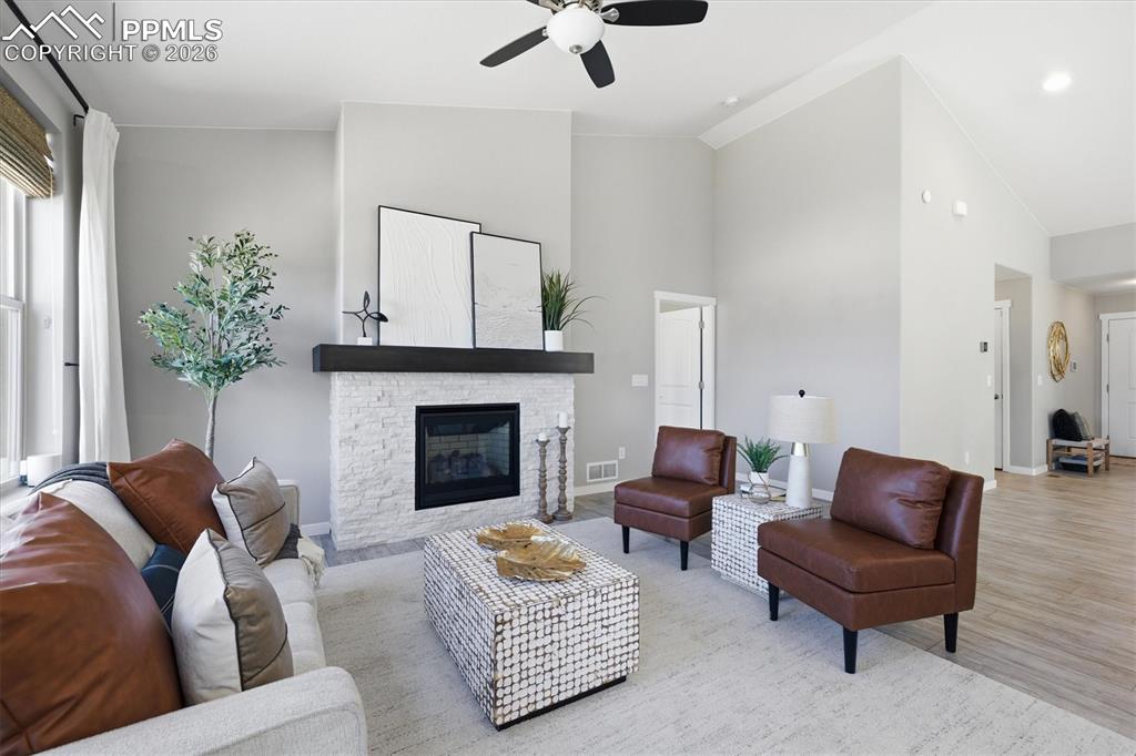 Image 15 of 44: Living Room