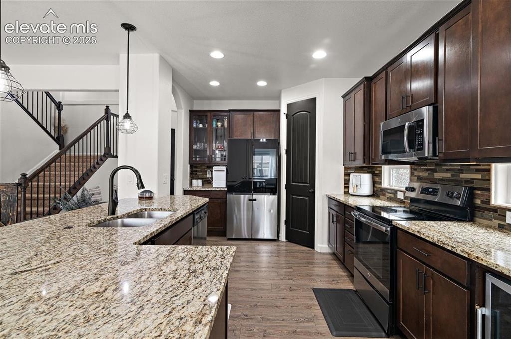 Image 6 of 39: Kitchen