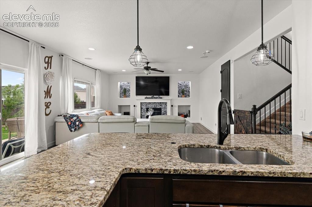 Image 7 of 39: Kitchen
