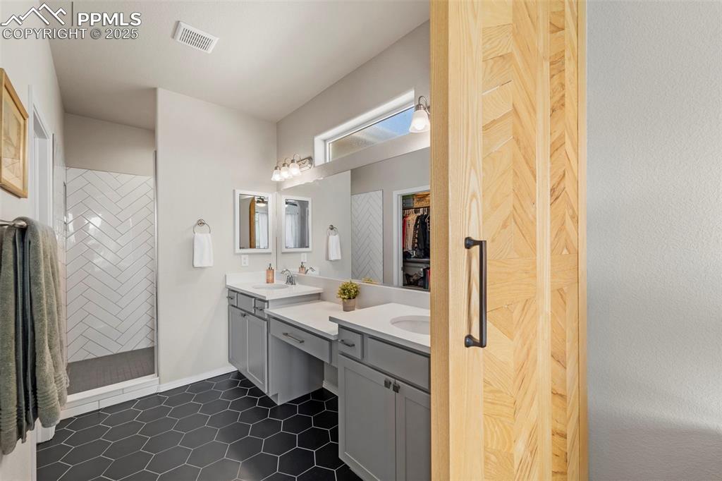 Image 22 of 46: Even your toothbrush will feel fancy here.