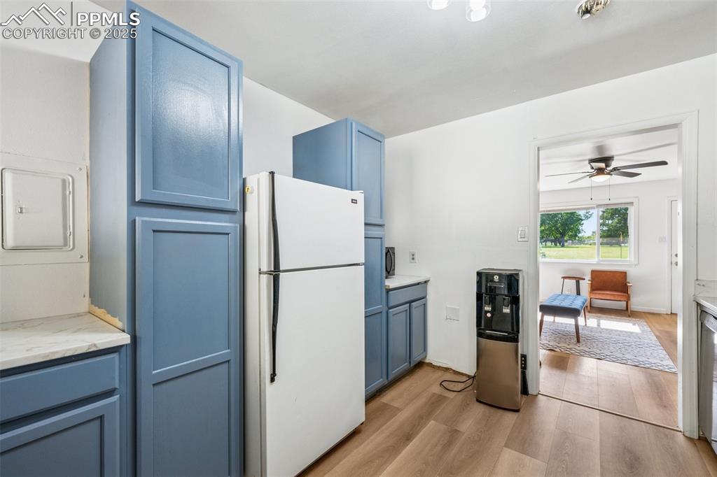 Image 6 of 29: Kitchen