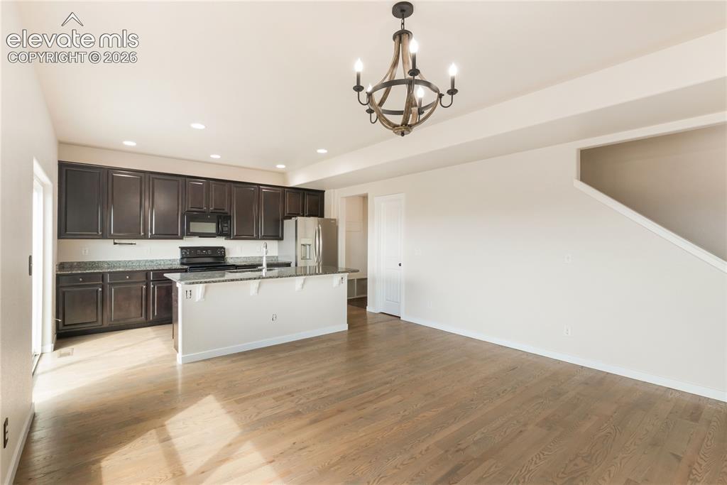 Image 12 of 45: Kitchen