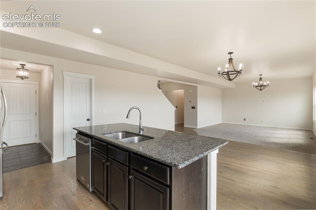 Image 14 of 45: Kitchen