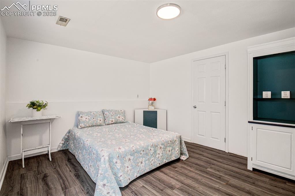 Image 16 of 19: Bonus Room