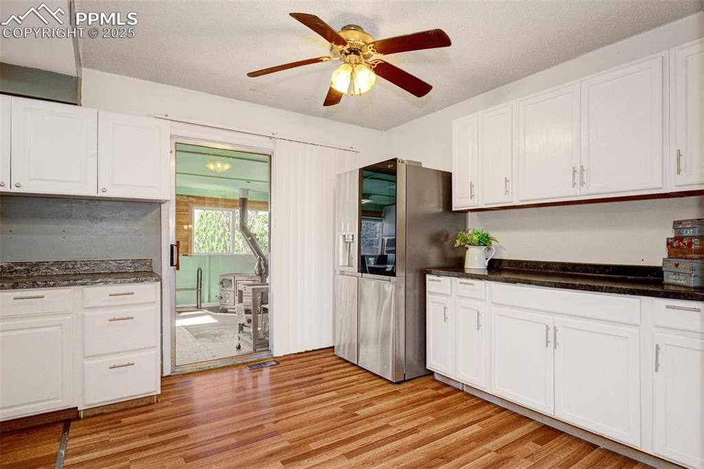 Image 8 of 19: Kitchen