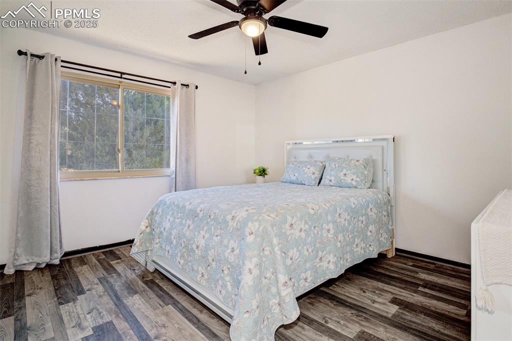 Image 9 of 19: Bedroom