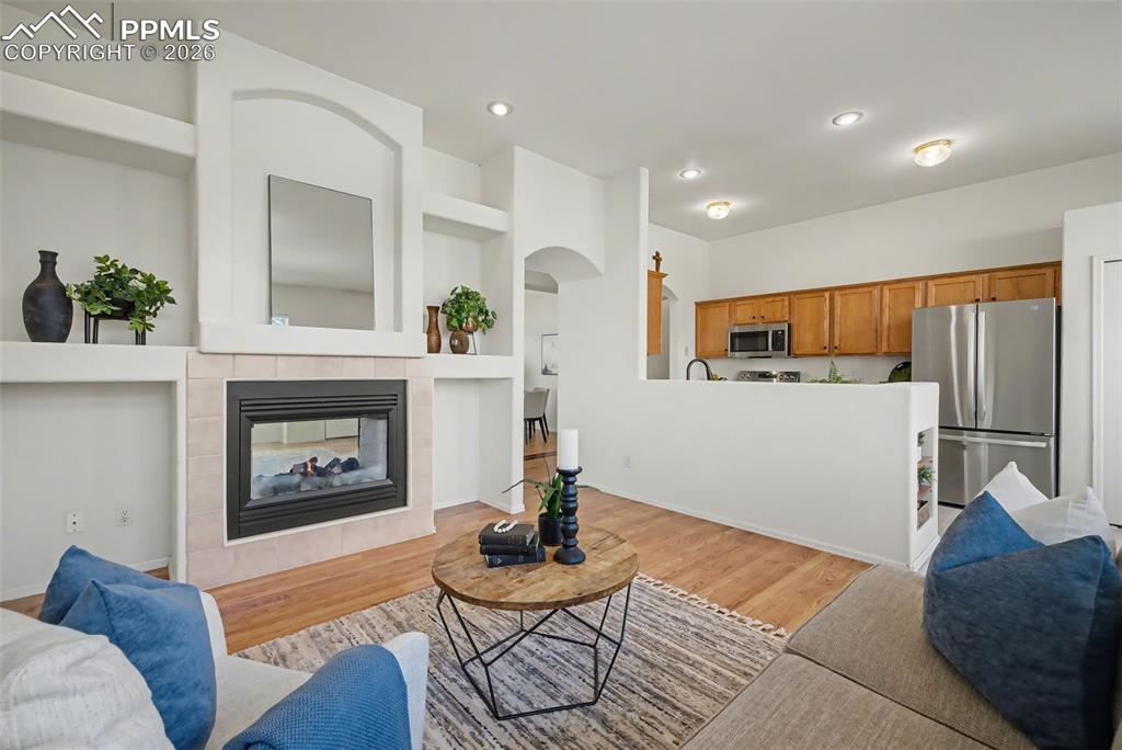 Image 17 of 30: Living Room