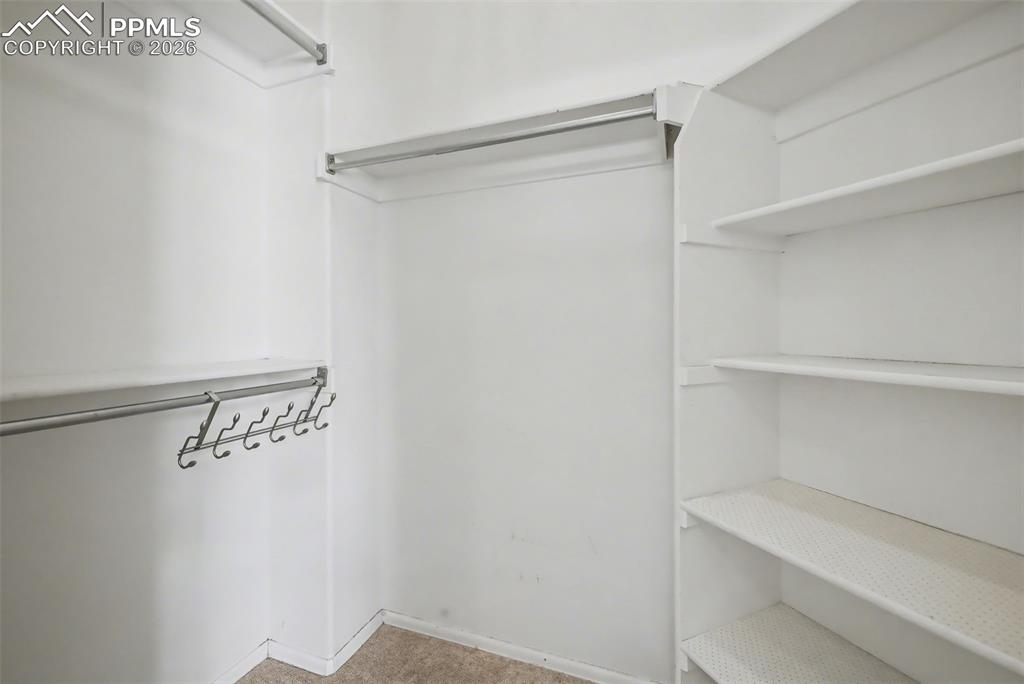 Image 21 of 30: Closet