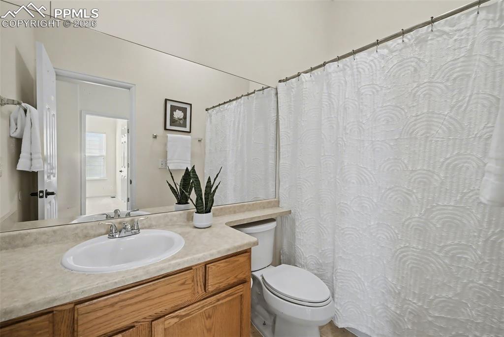 Image 22 of 30: Bathroom