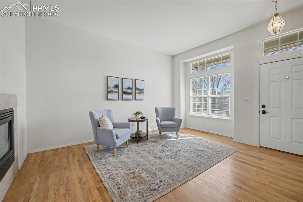 Image 3 of 30: Entry