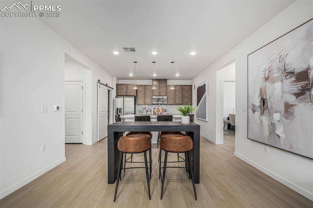 Image 10 of 30: Kitchen