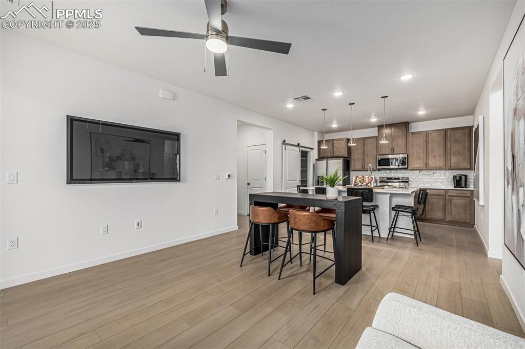 Image 8 of 30: Kitchen