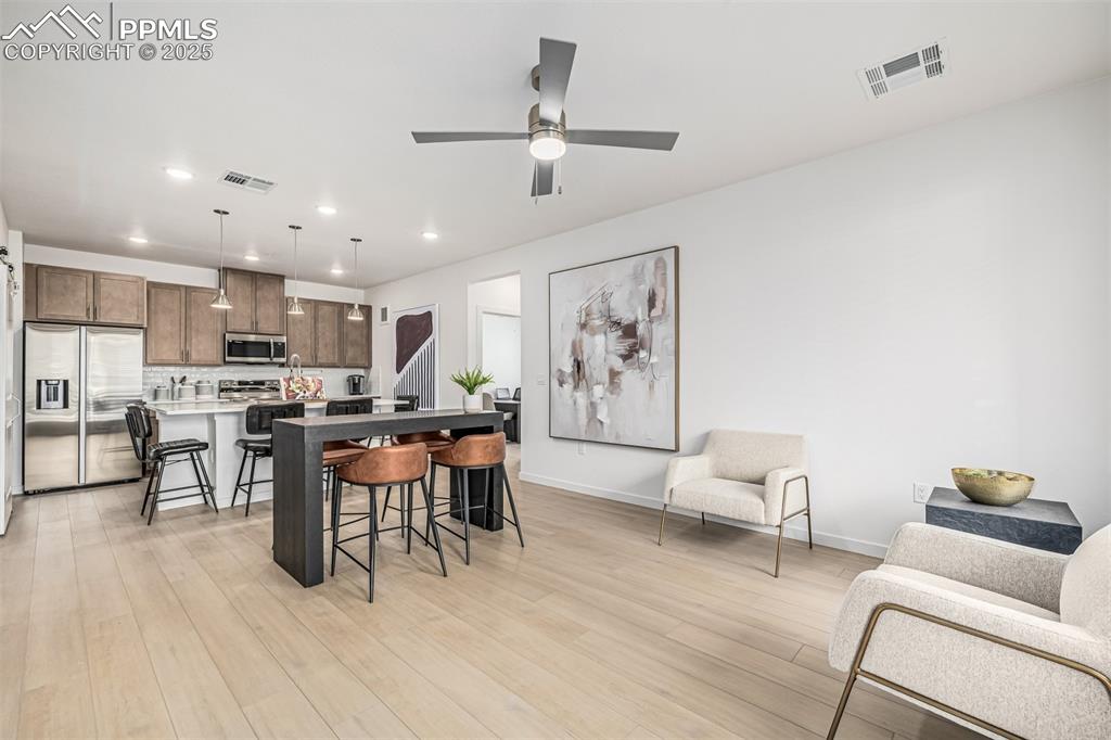 Image 9 of 30: Kitchen