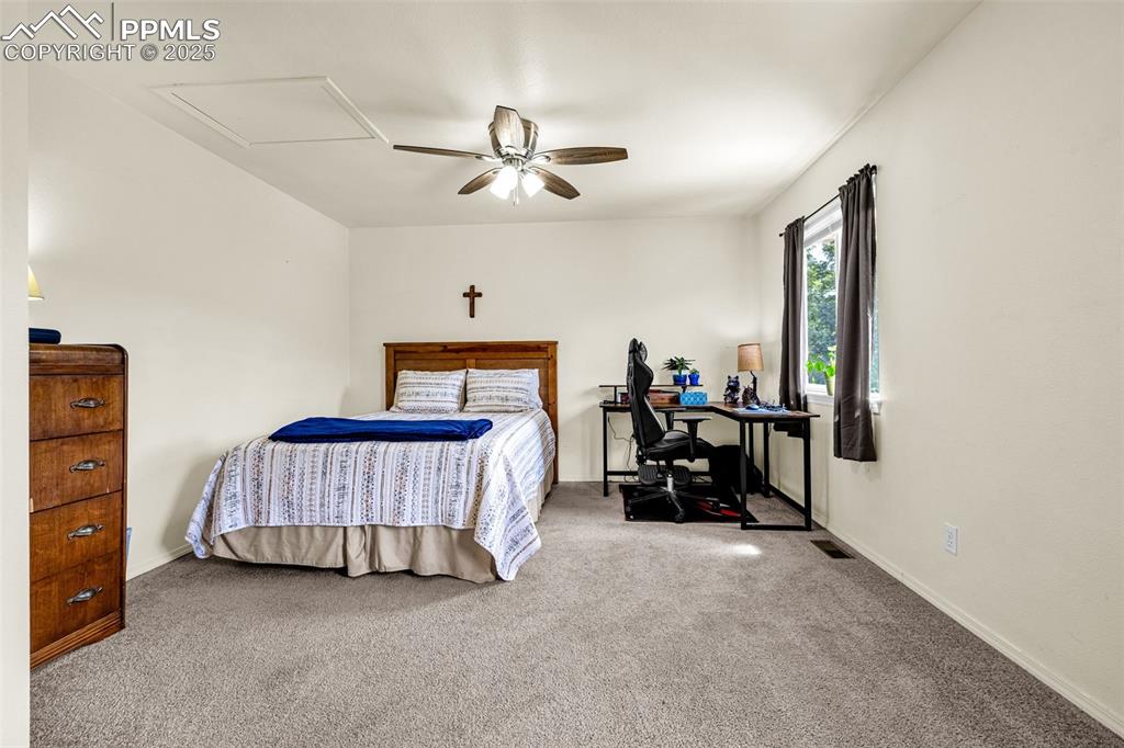 Image 11 of 49: Bedroom