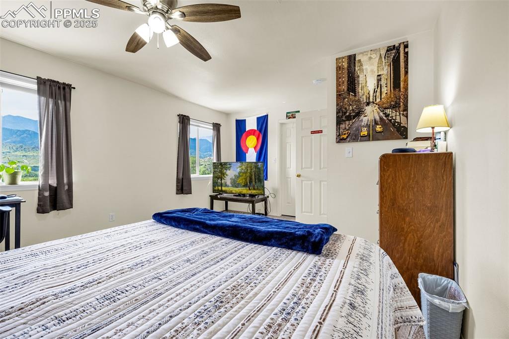 Image 12 of 49: Bedroom