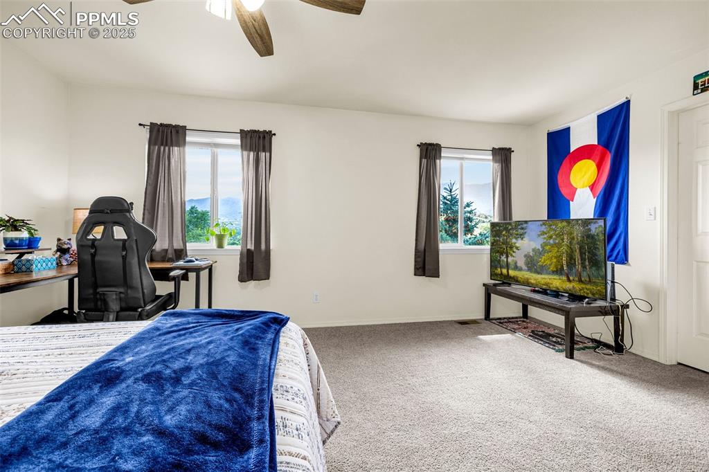 Image 13 of 49: Bedroom