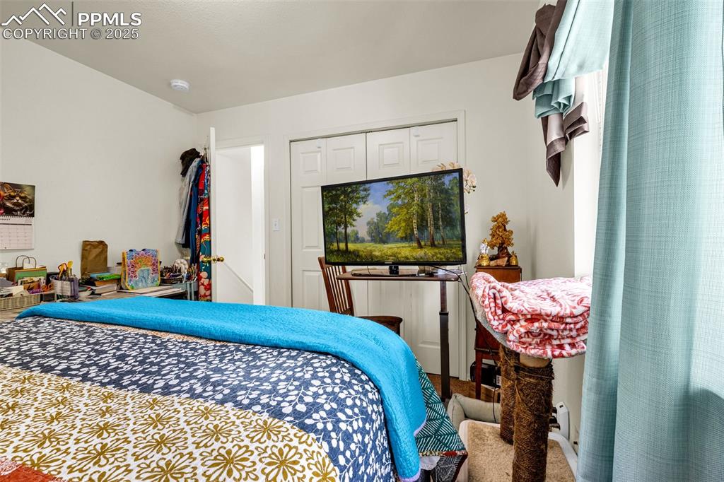 Image 16 of 49: Bedroom