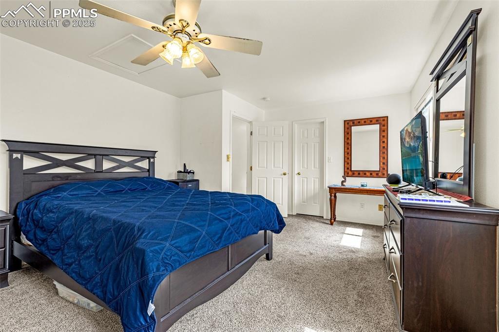 Image 35 of 49: Bedroom