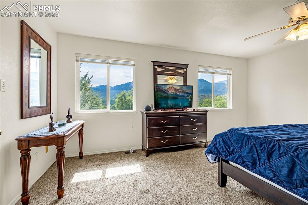 Image 36 of 49: Bedroom