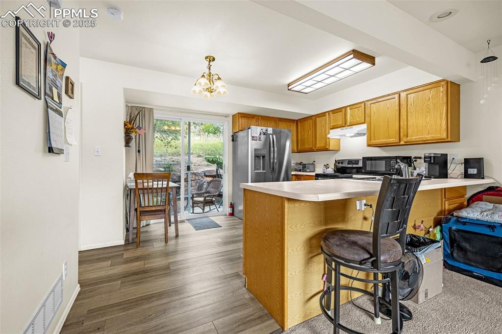 Image 5 of 49: Kitchen