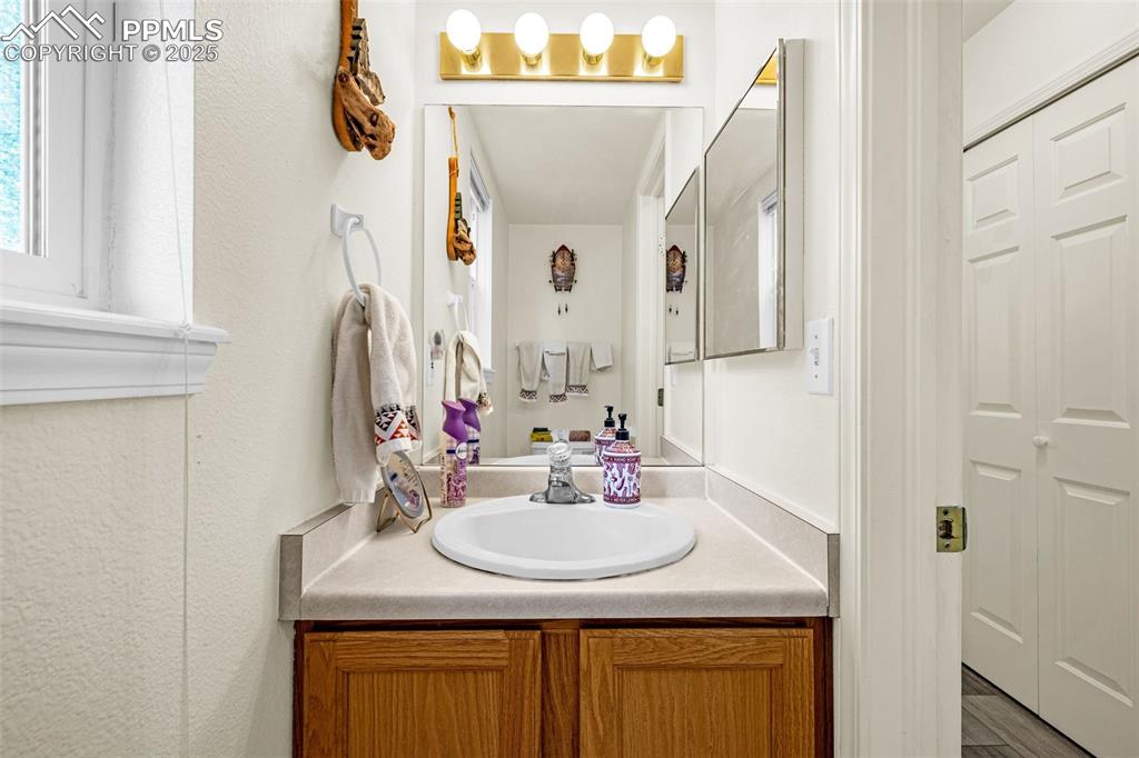 Image 9 of 49: Bathroom