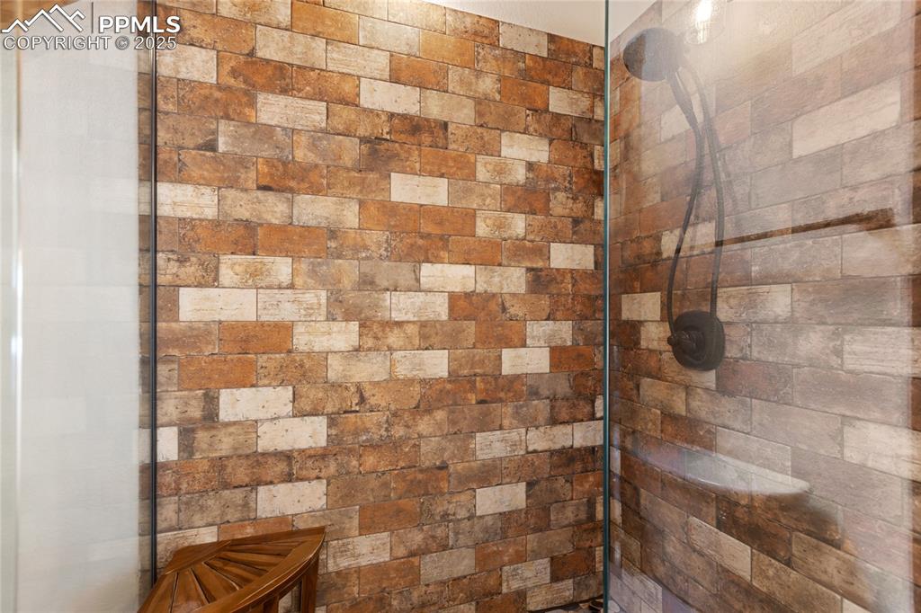 Image 21 of 34: With a rustic walk in shower