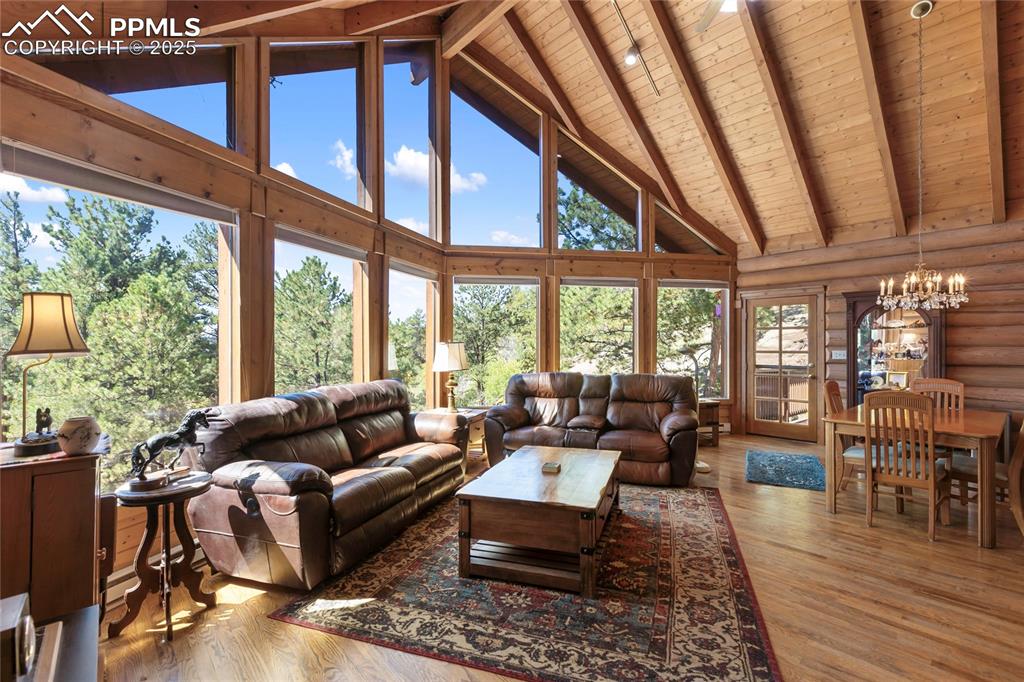 Image 8 of 34: Open concept to the outdoors!