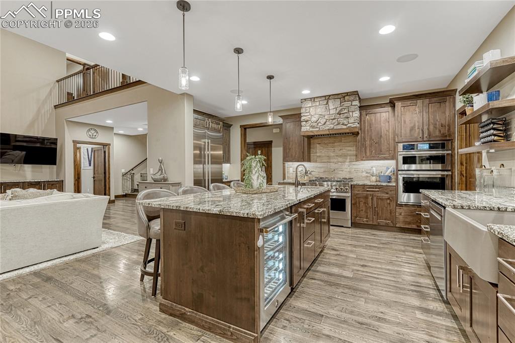 Image 11 of 50: Kitchen