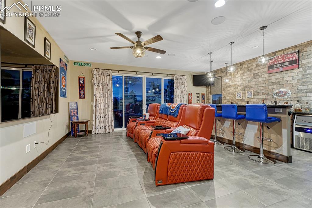 Image 16 of 50: Living Room